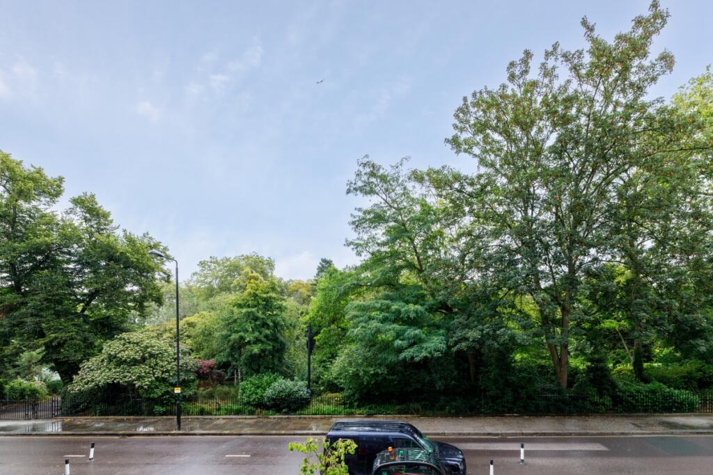 Grosvenor Court 8...