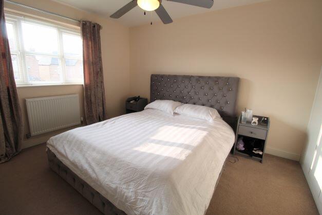 R Bed 1.jpg