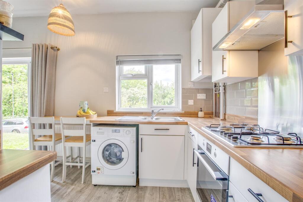 5 Malvern Close, HP13 5SA-6.jpg