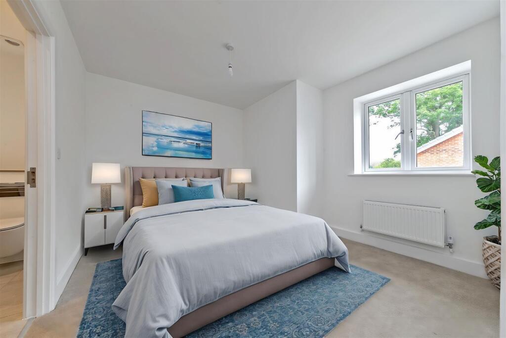 4OakviewGardens-24 - Bedroom - Standard - 0.jpg