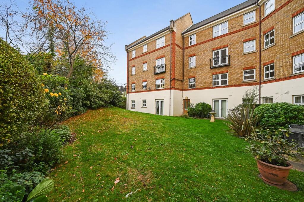 RCREA- 15 pegasus court- communal green 1 (1).jpg