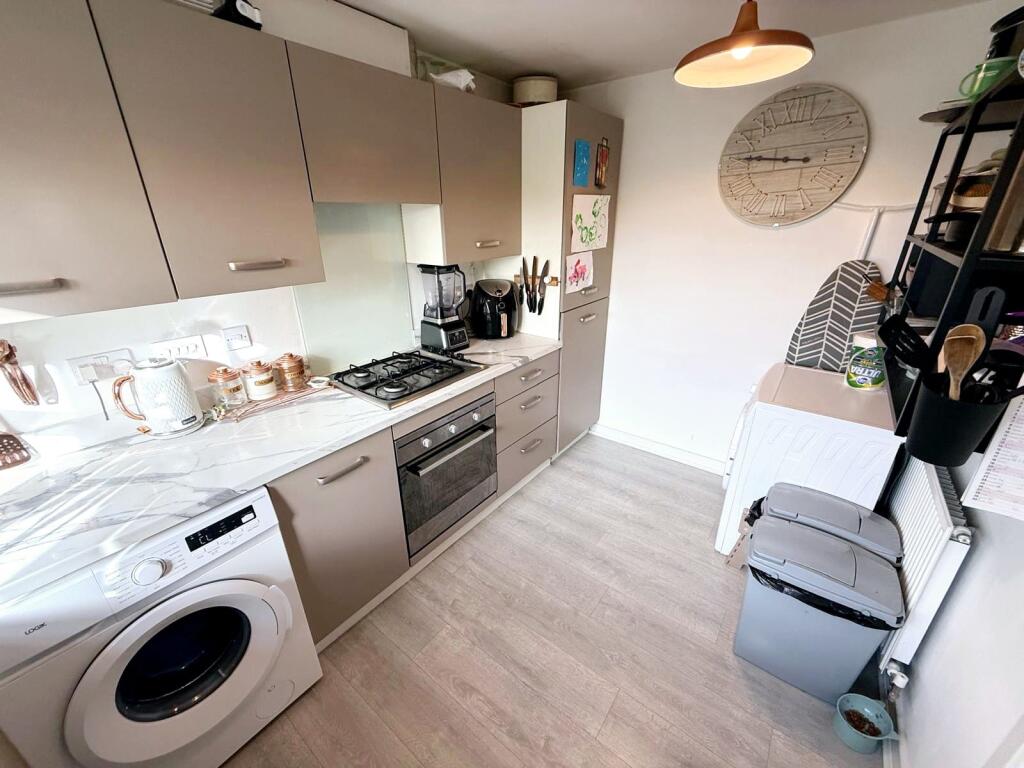 182eb8dc-bfc3-45b6-8945-b09a0d61a527