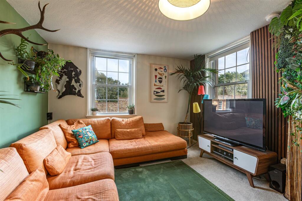 13 Morow Gardens Melrose 17.JPG