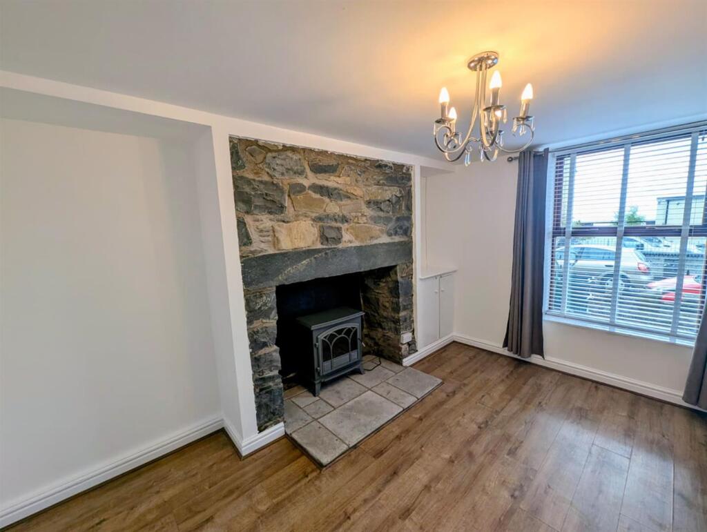 sitting room 1.jpg
