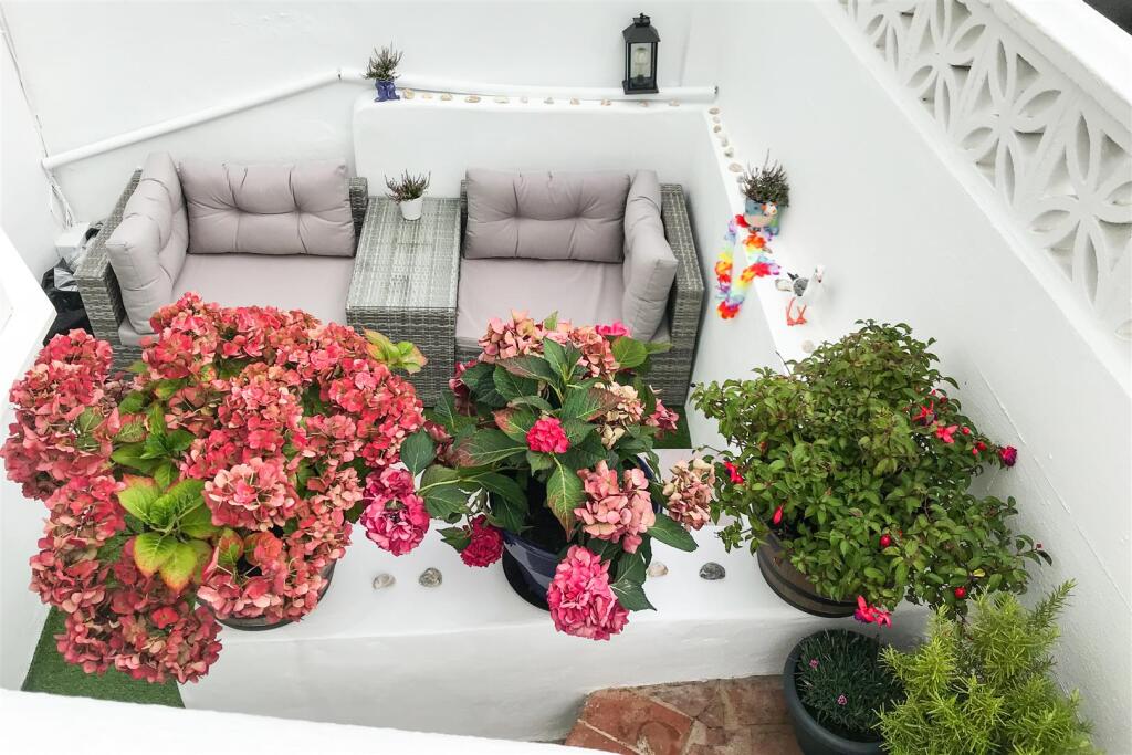 Front Garden Area