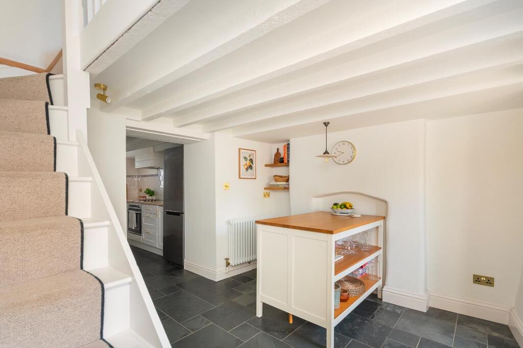 1B0R8WE - Breakfast Room A.jpg