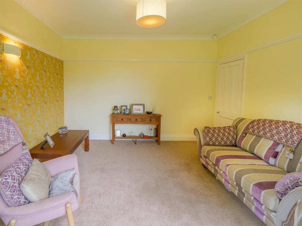 SITTING ROOM