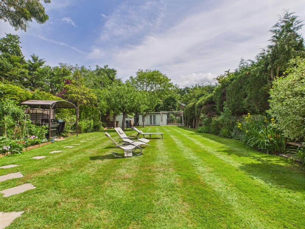 CAM03151G0-PR0045-STILL018