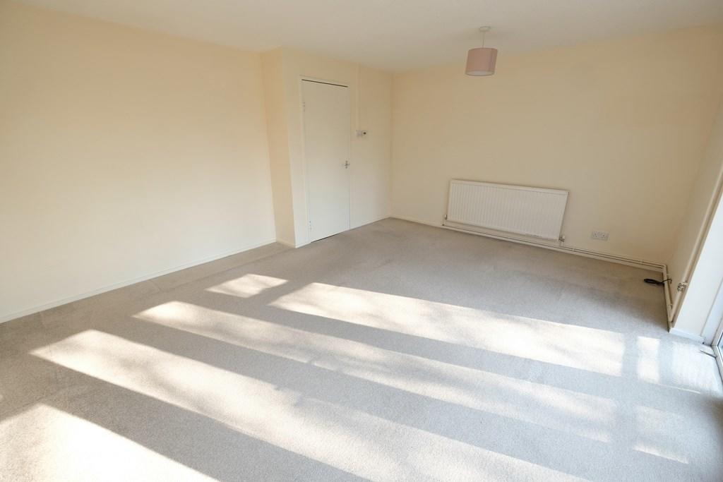 SITTING/DINING ROOM