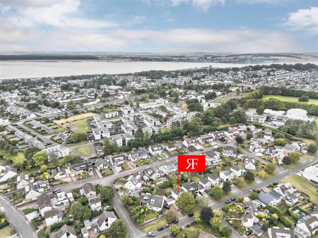 35 Falkland Crescent BF-18.JPG