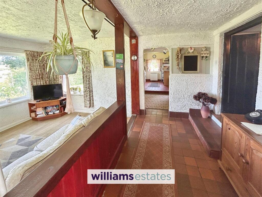 Summer Room and Entrance