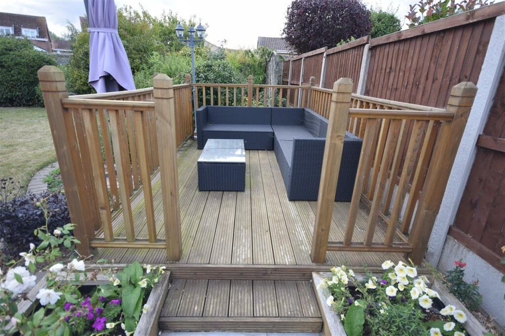 DECKING