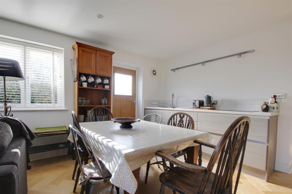 Open Plan Lounge Kitchen