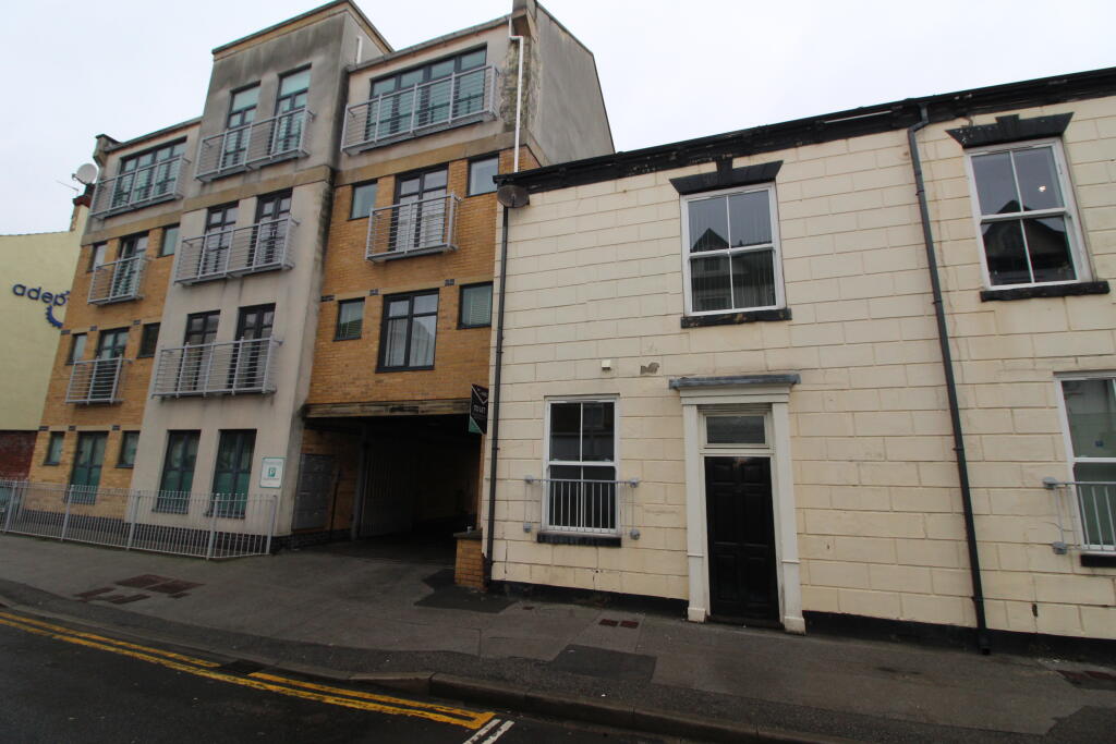 1 Bedroom Flat - For Sale by Auction