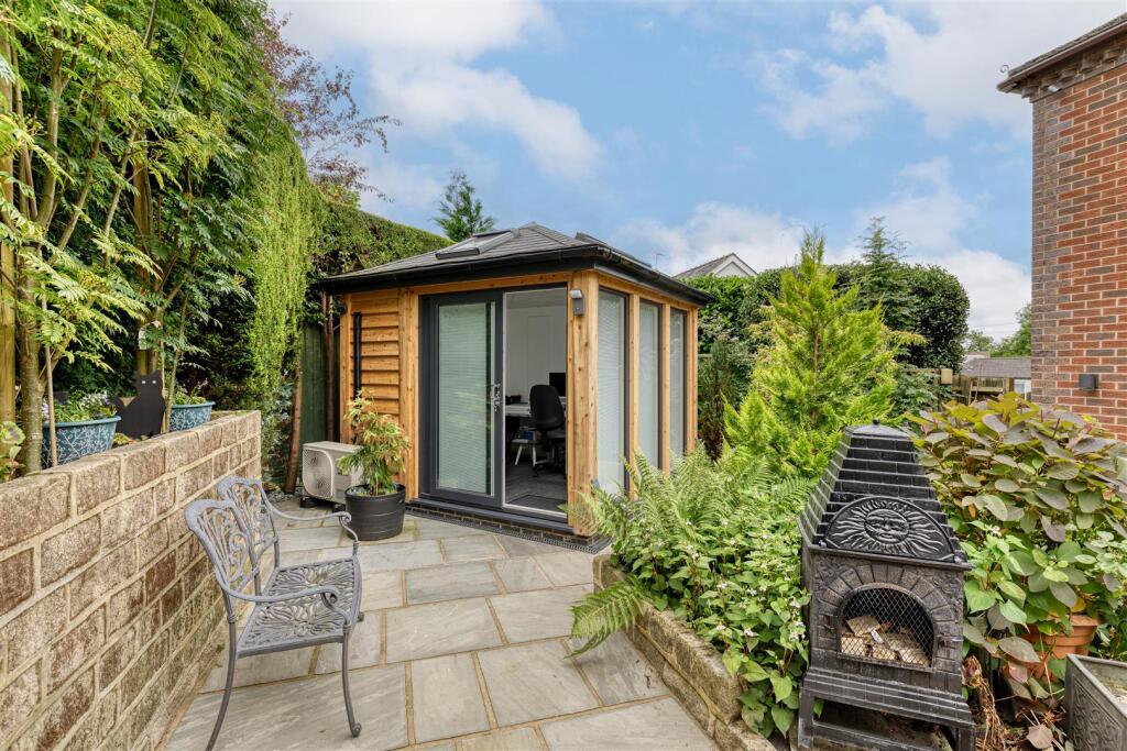 GARDEN OFFICE
