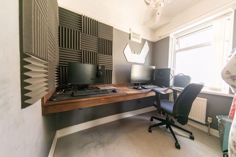 Bedroom 3/Home working space