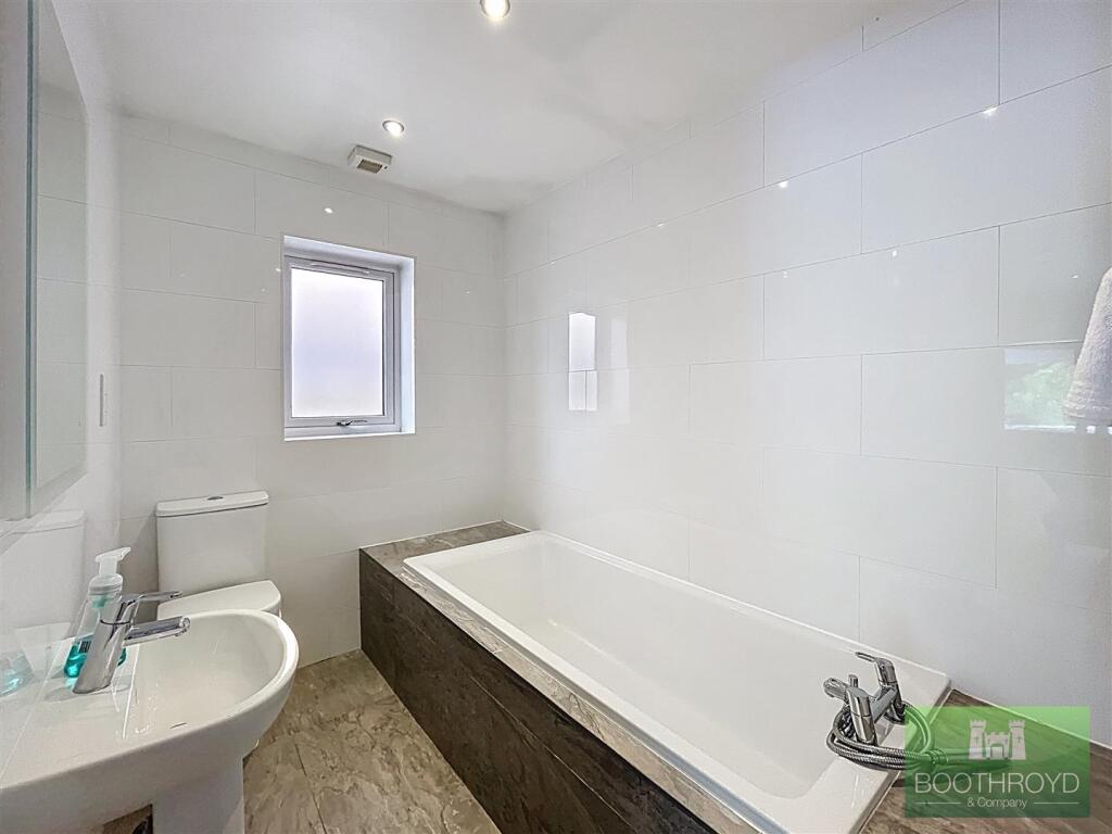 En Suite Bathroom