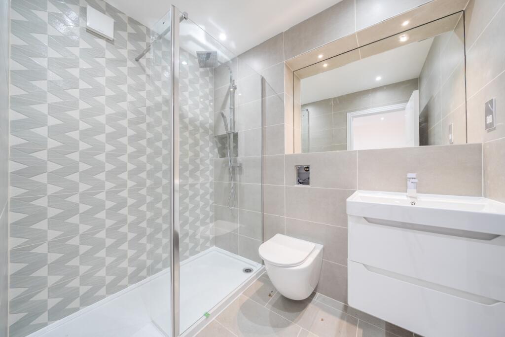 1356328-1-68c7fa0...