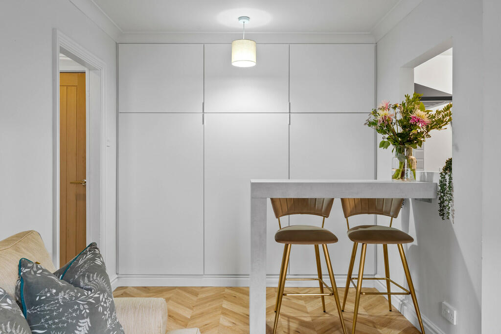 1 Rowena Court, W...