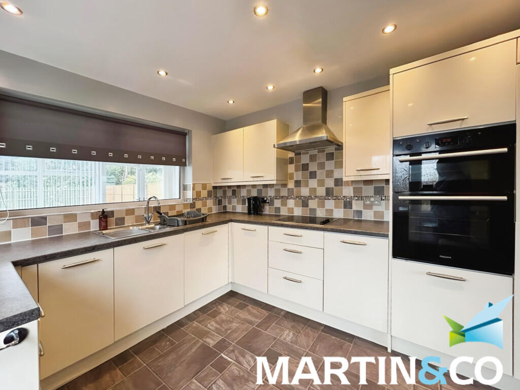 5a11e80b-IMG-2025...