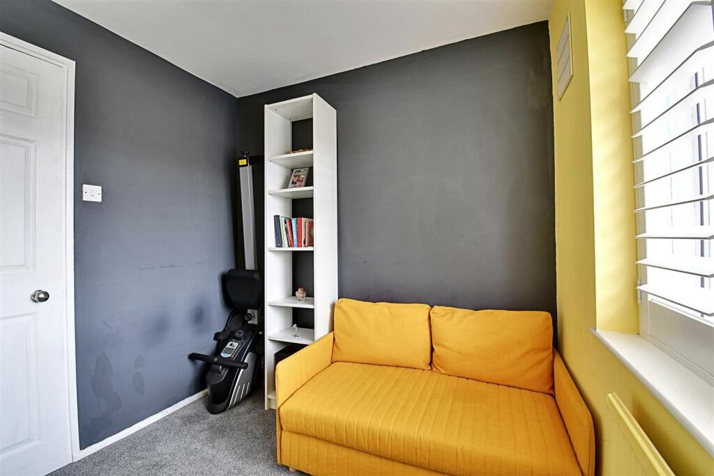 Bedroom 3_2.jpg