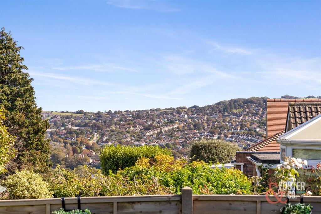 Redhill Close, 9-004.jpg