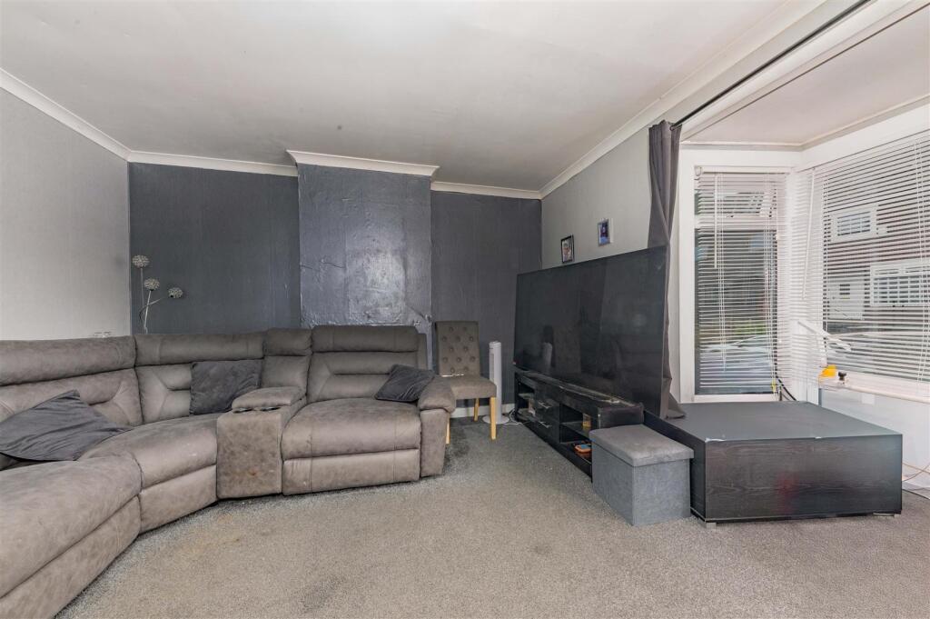 9 Helmsdale Crescent Dundee-7.JPG