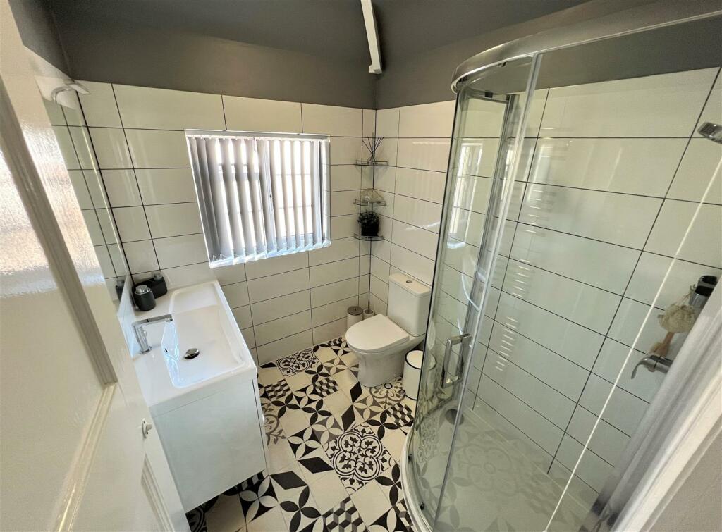 BathroomA.JPG