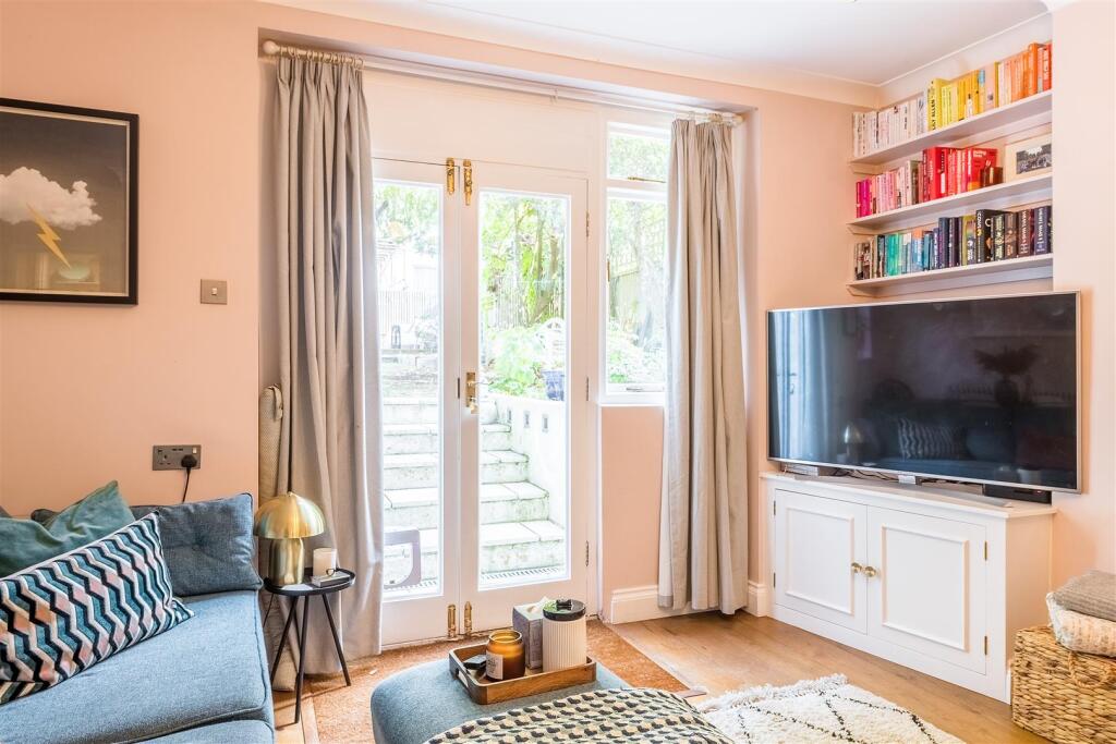 13a Clarendon Villas-14.jpg