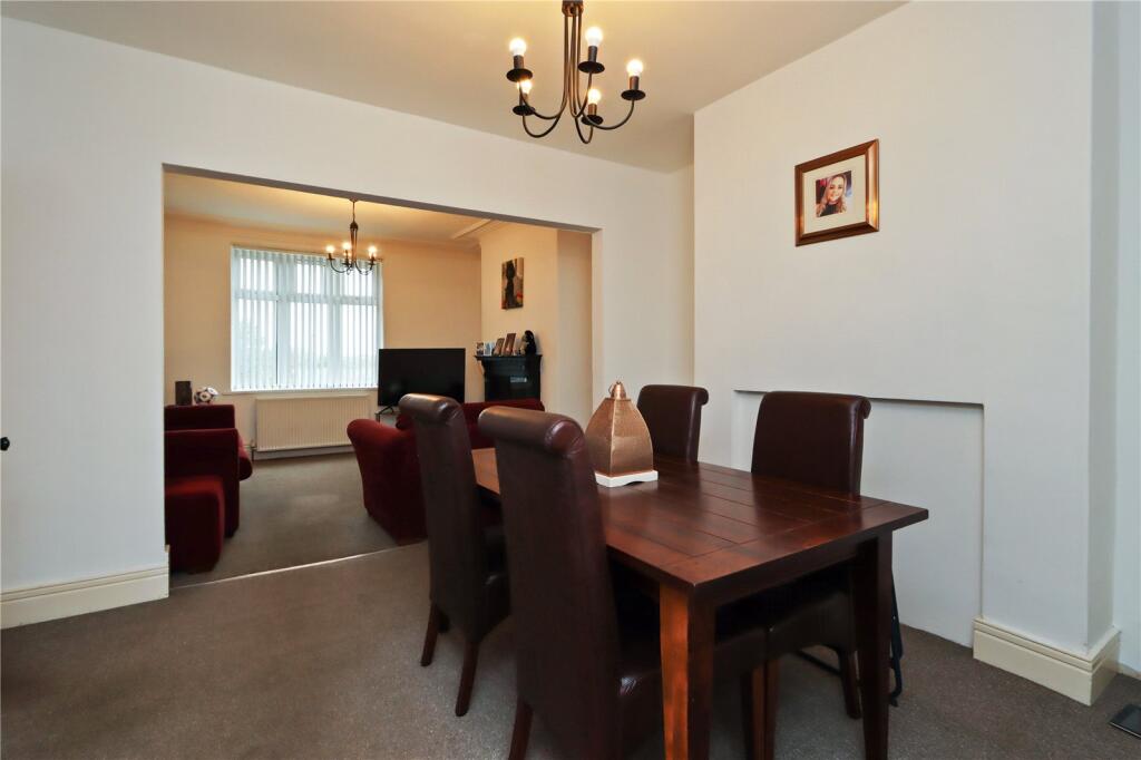 Dining Room Pic 1