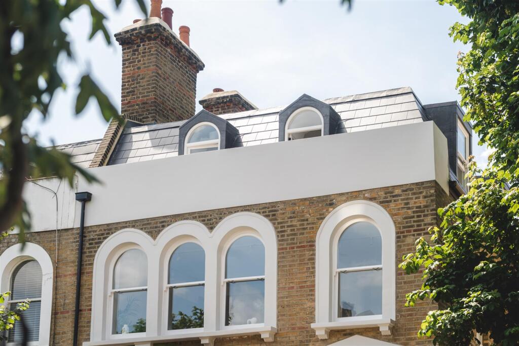 Clissold Crescent-37.jpg