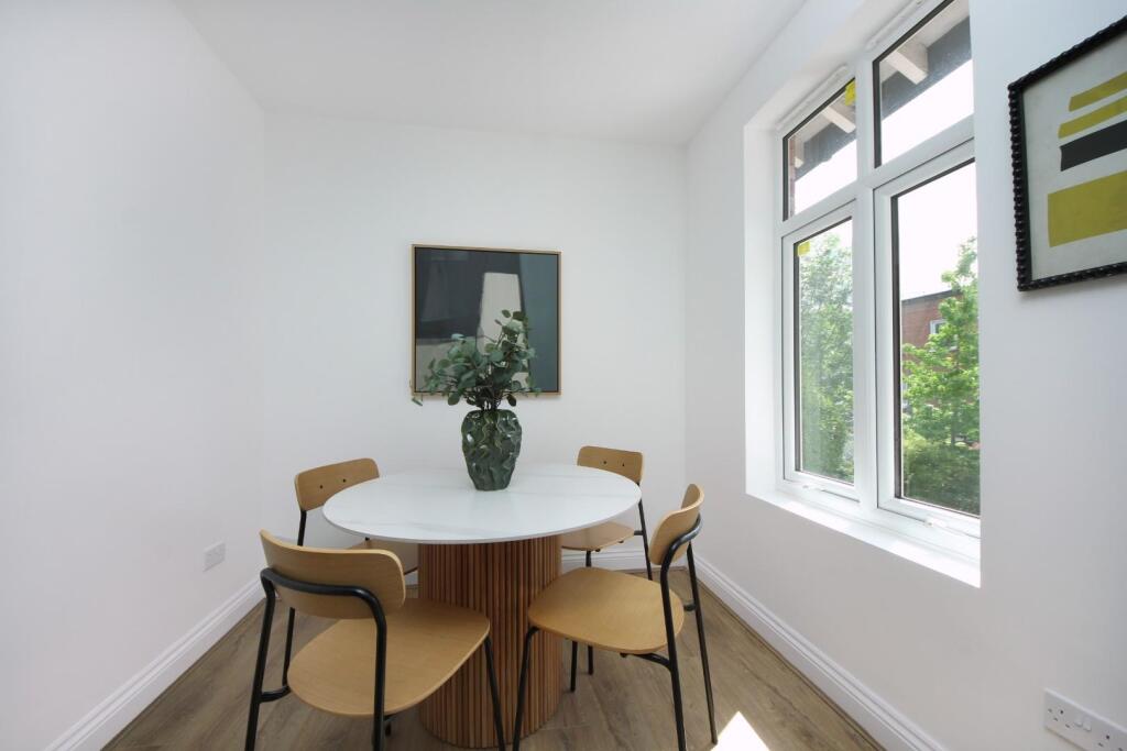 Woodfield Rd (5).jpg