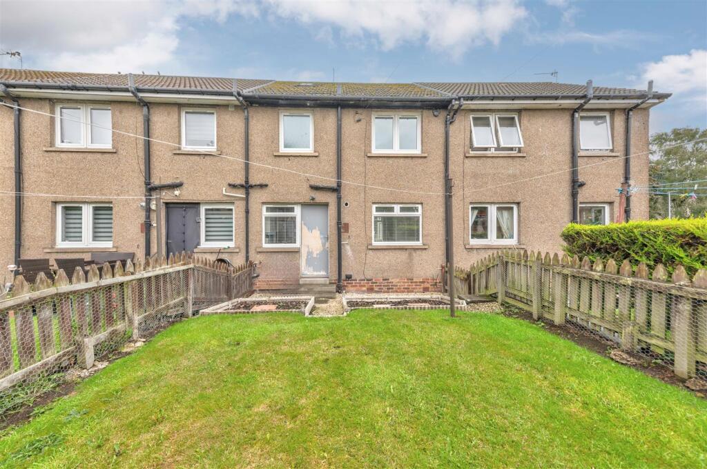 28 Emmock Place Dundee RENTAL-11.JPG