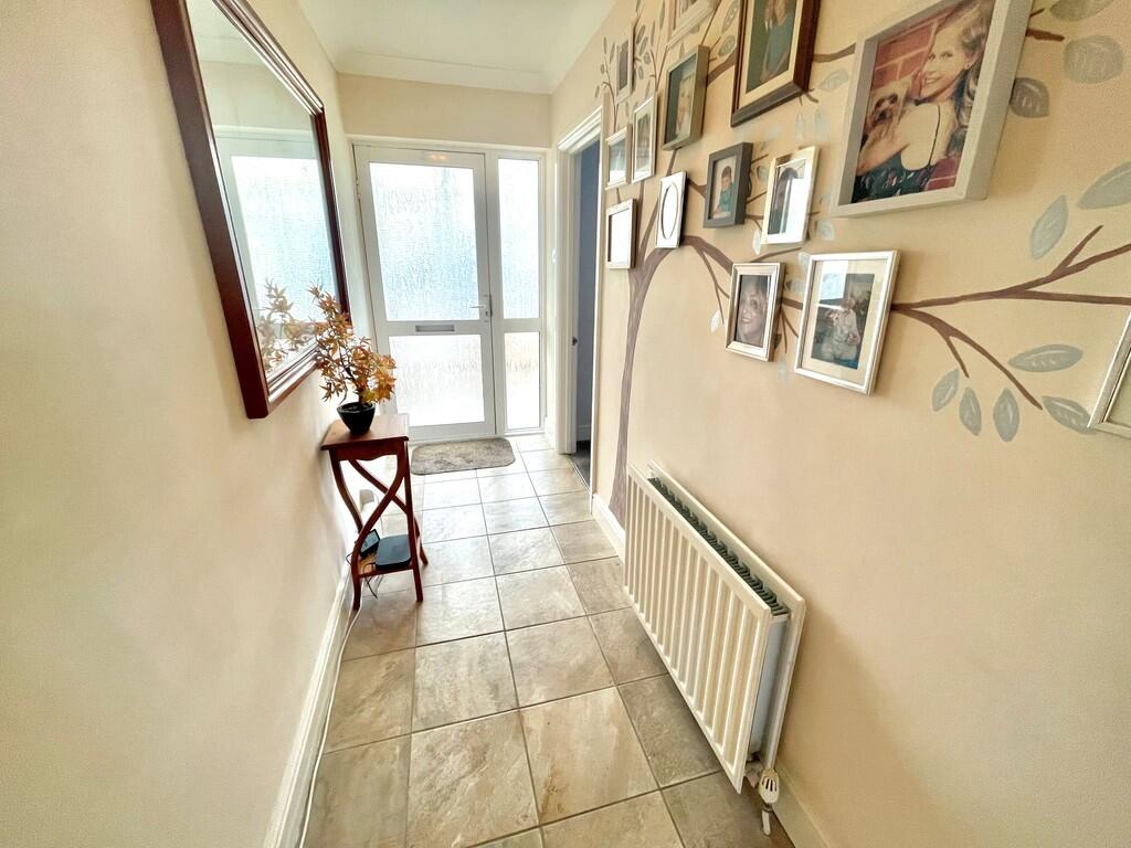 16 Holly Drive En...