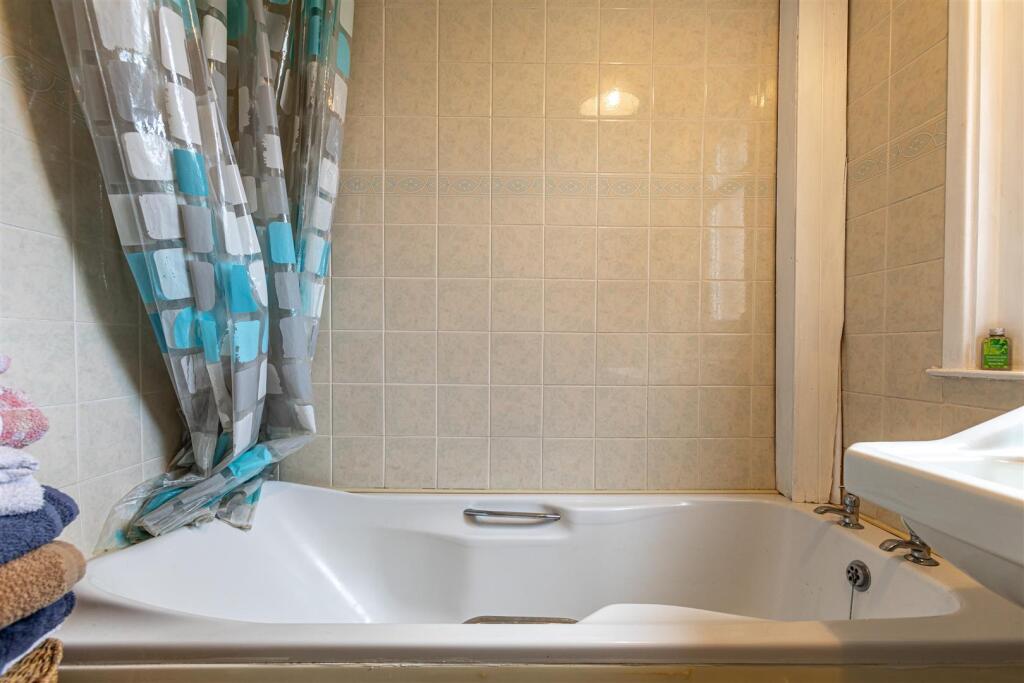 16 Morrow Gardens Melrose 32.JPG