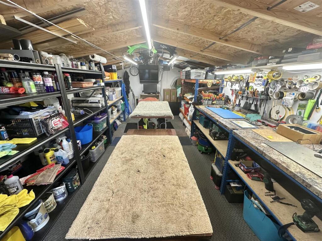 Bramleys Estate Agents - Liversedge Hall Lane - Li