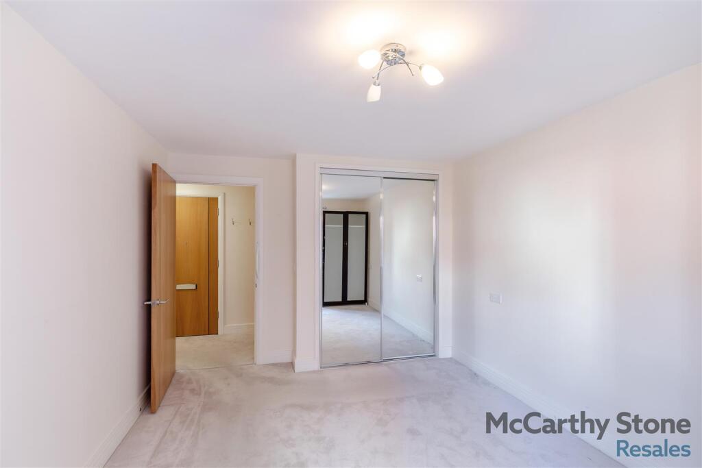 8649121-interior15.jpg