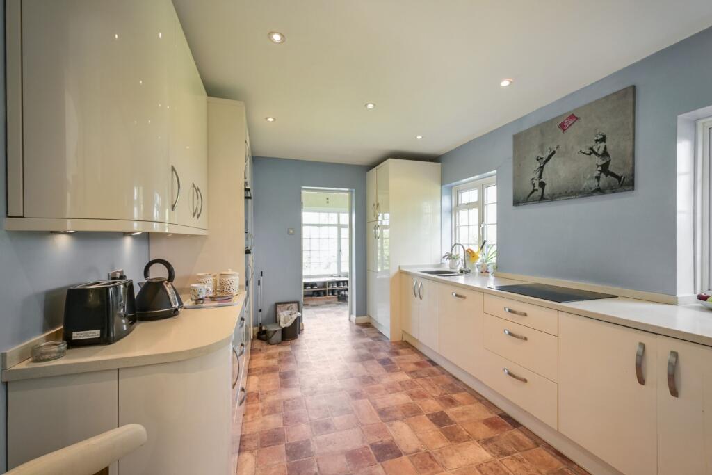 Chellows Gate, Chellows Lane, Crowhurst, Lingfield, Surrey RH7 6LU