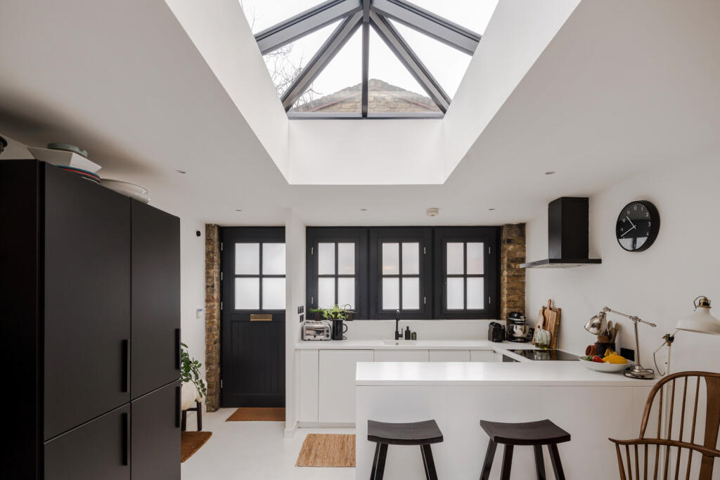 321768 - 2a Rudloe Road-26.jpeg