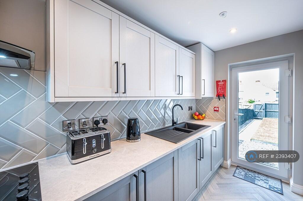Communal Kitchen 