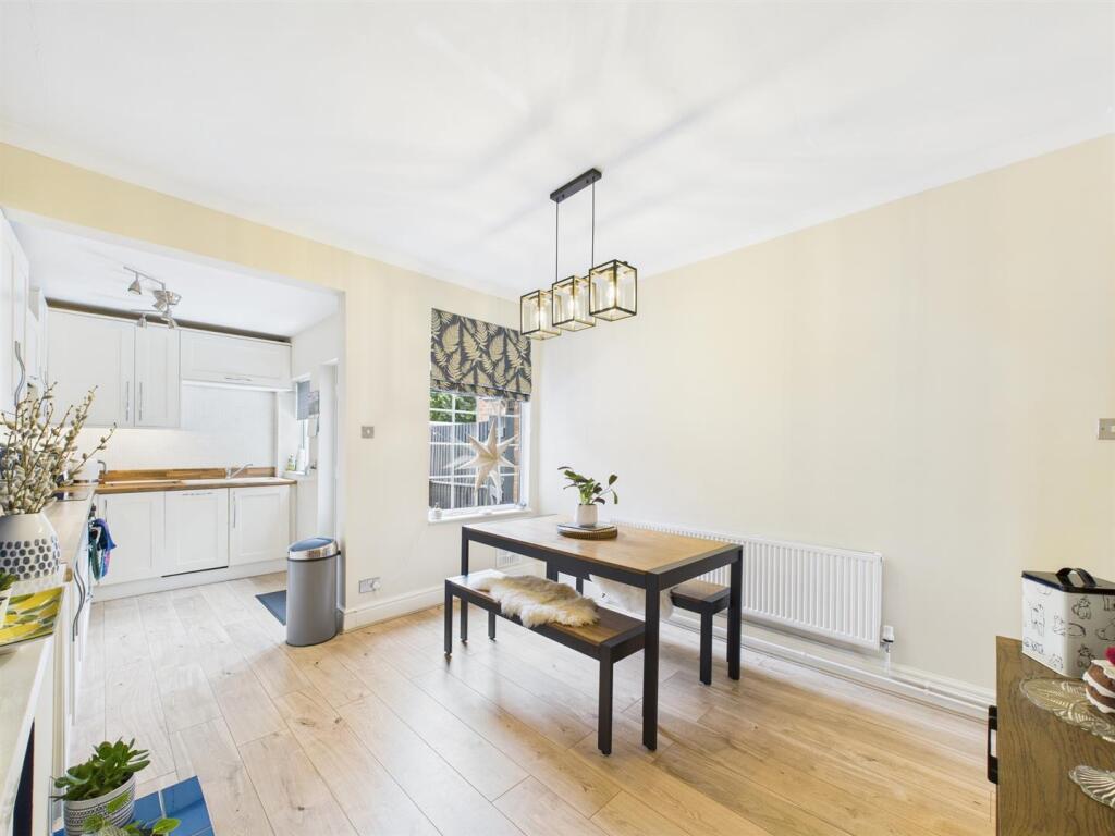 Kitchen/Dining