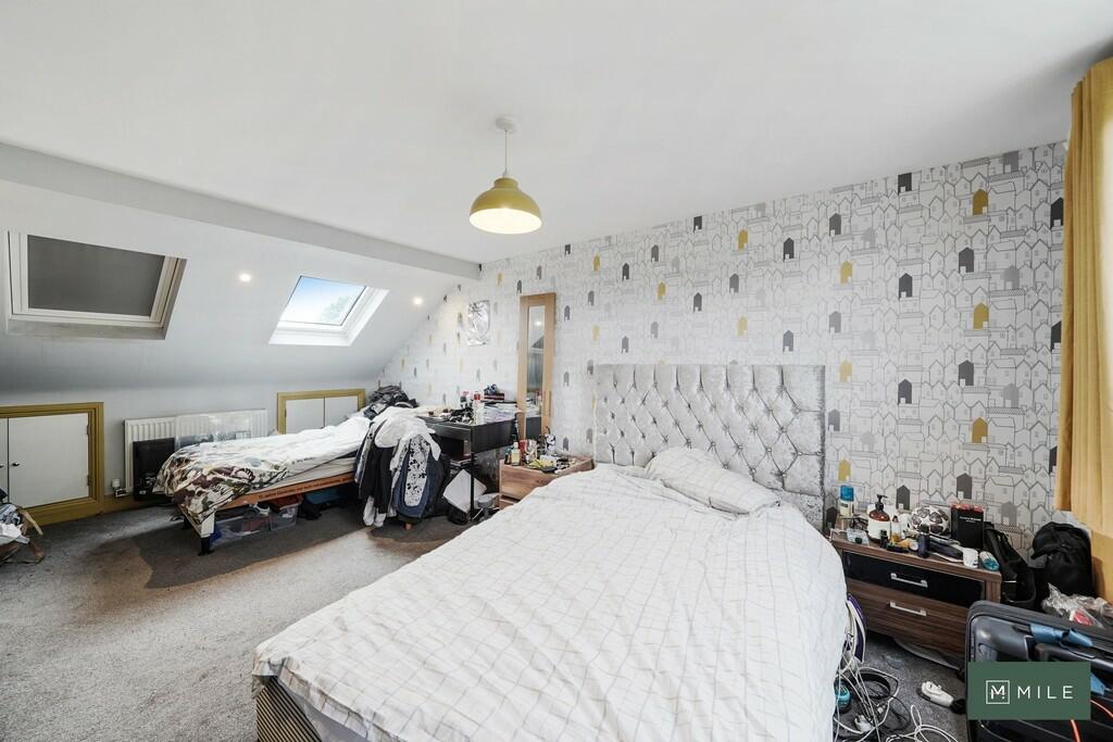 36b Casselden Roa...