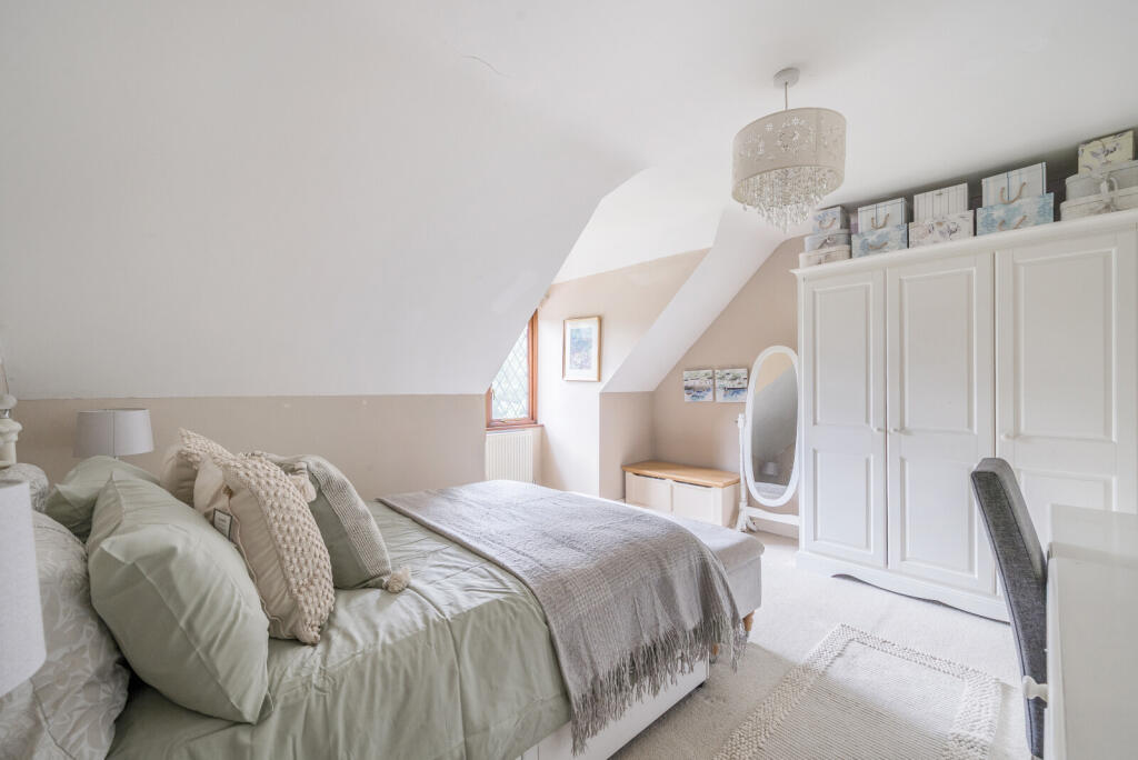 1313877-3-686e9f0...