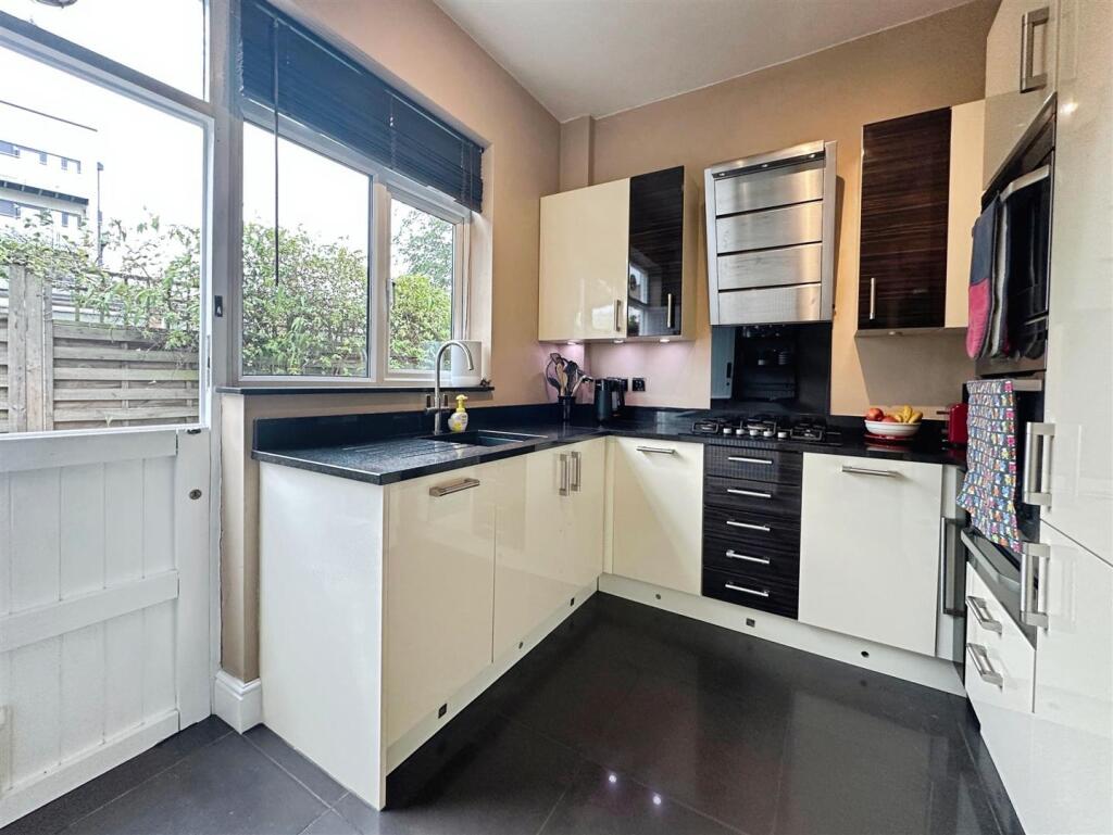 00ca2b61--46B4-B04B-BFFA8EC38BFE-58724-0000145DA69