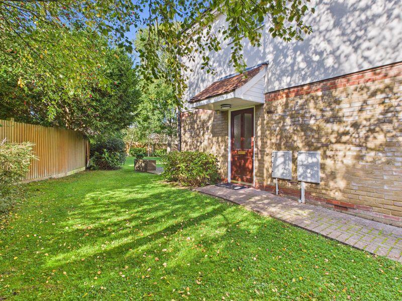 COMMUNAL GARDEN AND PATH TO THE FRONT...