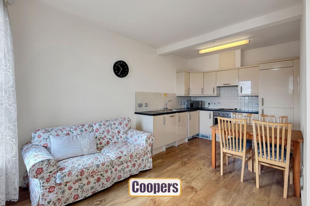 Open plan lounge/dining kitchen