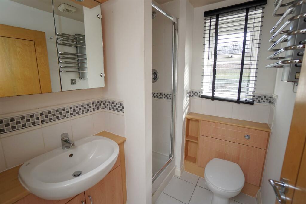 SHOWER ROOM (1 of 1).jpg