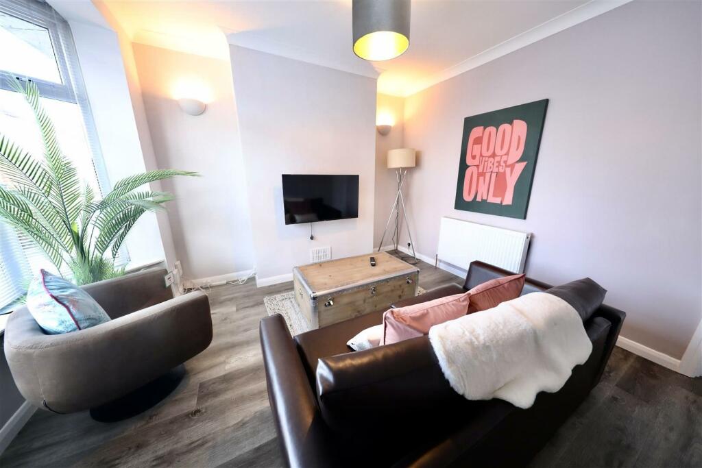 30 Exmouth Street - Lounge 3.jpg