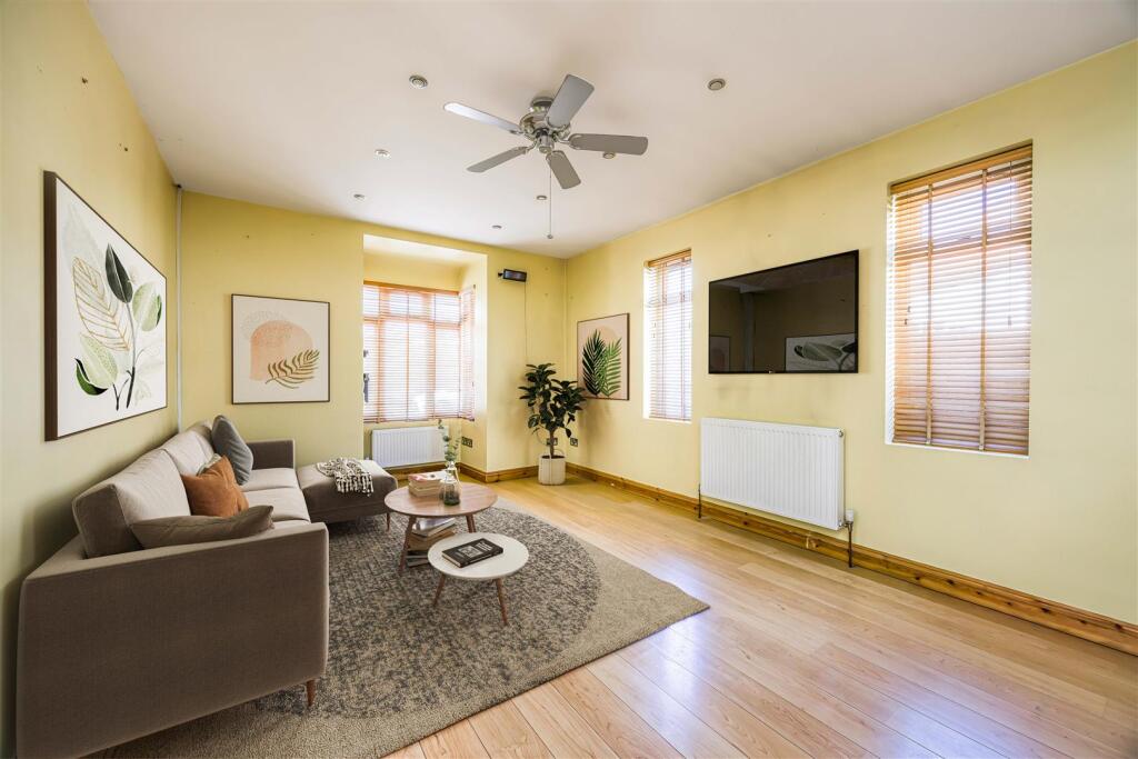 26 Queens Grove, Waterlooville-CGI-Small-PorticoMa