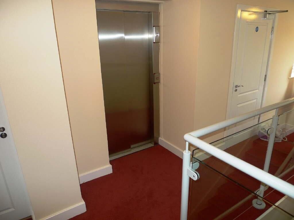 12 tHACKRAY IMG_9...